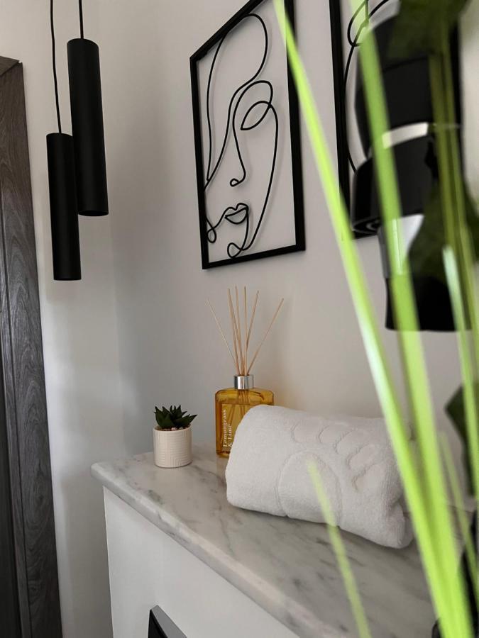 Caris Home Hunedoara Buitenkant foto