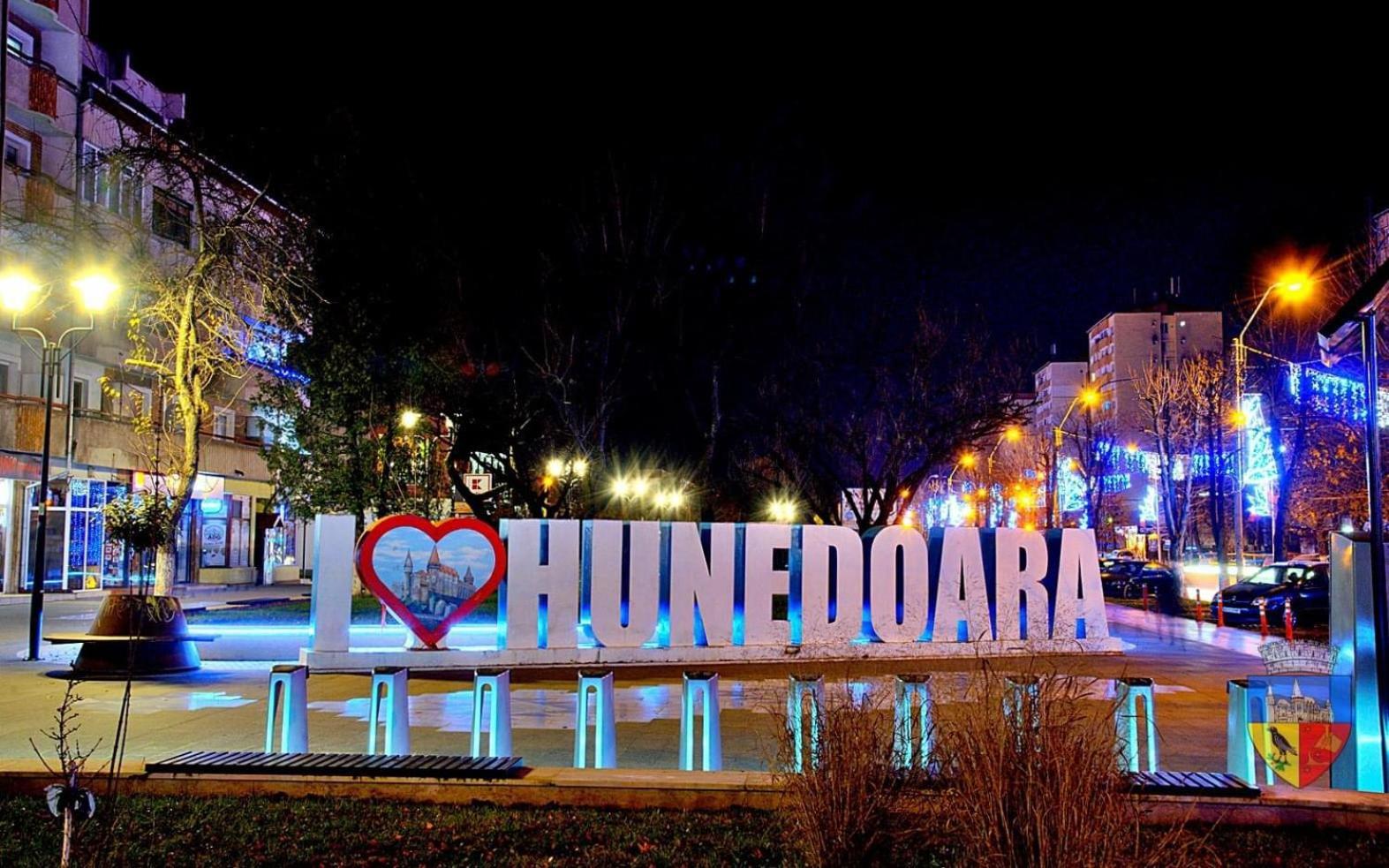 Caris Home Hunedoara Buitenkant foto